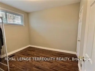 303 Rossland Road W Main, Whitby, ON L1N 3H8