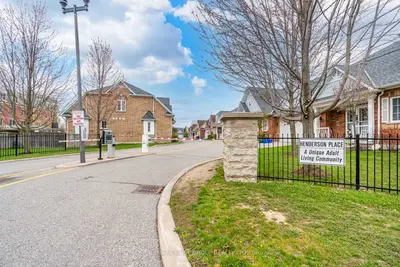 1 Hirshfield Lane 39, Ajax, ON L1T 4Z7