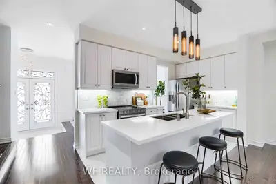 34 Hahn Street, Whitby, ON L1P 0H1