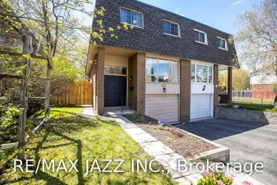 424 Camelot Court, Oshawa, ON L1G 6P7