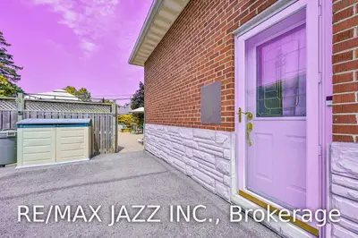 748 Lakeview Avenue, Oshawa, ON L1J 1B6