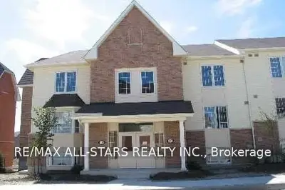 10 Petra Way 2, Whitby, ON L1R 0A6