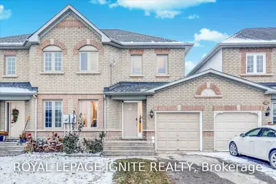 1922 Woodgate Court, Oshawa, ON L1G 7Z2