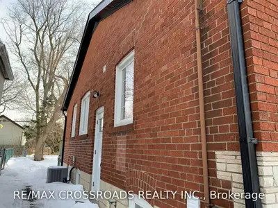 15 Mystic Avenue Lower L, Toronto E06, ON M1L 4G6