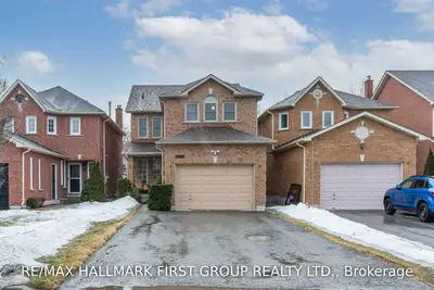 2535 Parkdale Street, Pickering, ON L1X 2P5