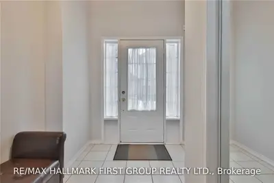 527 Rossland Road, Ajax, ON L1T 4S1