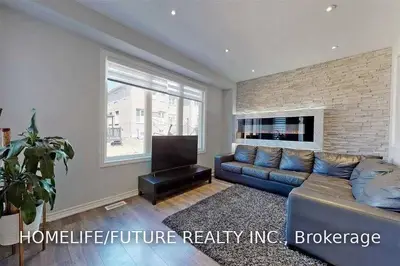 1219 Graham Clapp Avenue Main, Oshawa, ON L1K 0Y3