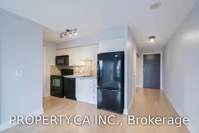 135 Village Green Square 1926, Toronto E07, ON M1S 0G4