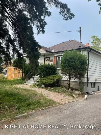 717 Old Harwood Avenue, Ajax, ON L1Z 1E4