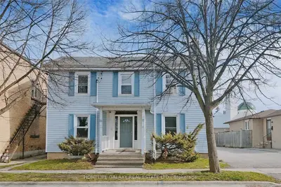 17 Lloyd Street 17-1, Oshawa, ON L1H 1X2