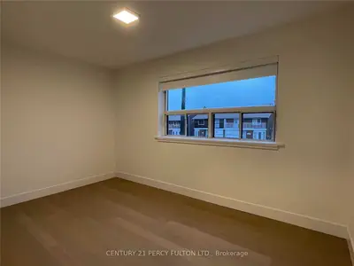 1051 Victoria Park Avenue 7, Toronto E04, ON M4B 2J7