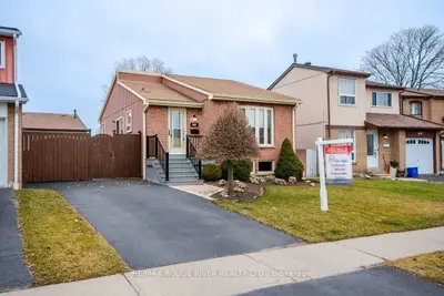 805 Finley Avenue 78, Ajax, ON L1S 3P9