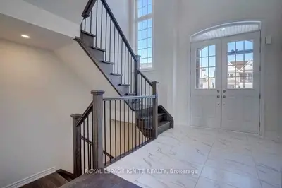 195 Miyako Court, Oshawa, ON L1L 0R7