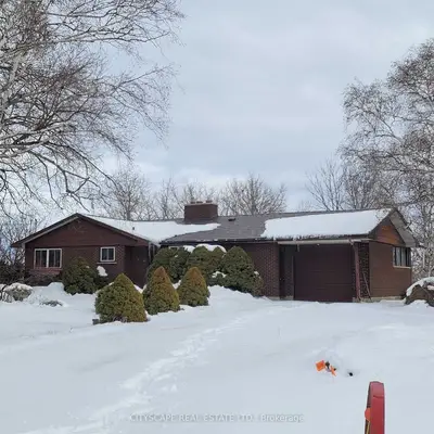1625 Bowmanville Avenue, Clarington, ON L1C 6N4