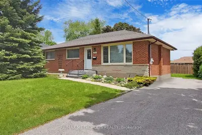 595 Gibbons Street E Bsmt, Oshawa, ON L1J 4Z7