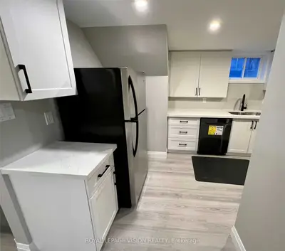 214 Gibbons Street (Bsmt)., Oshawa, ON L1J 4Y4