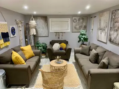 28 Cummings Court, Ajax, ON L1T 1N5