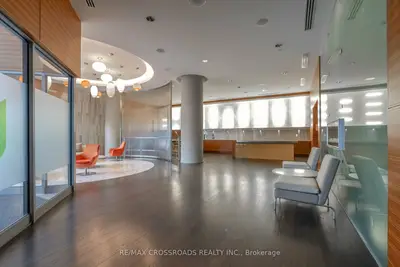 125 Village Green Square 506, Toronto E07, ON M1S 0G3