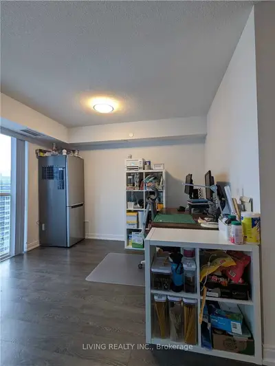 275 Village Green Square 2817, Toronto E07, On M1s 0l8