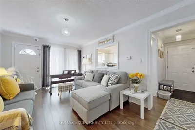1333 Mary Street N 24, Oshawa, ON L1G 6Z2