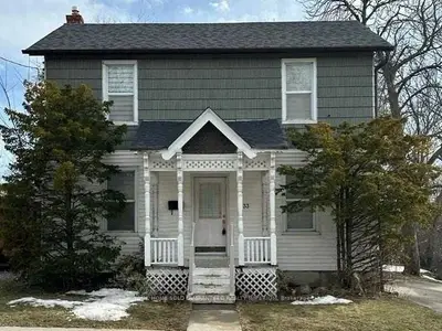 33 Avenue Street, Oshawa, On L1h 2t9