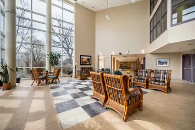 452 Scarborough Golfclub Road 206, Toronto E09, ON M1G 1H1