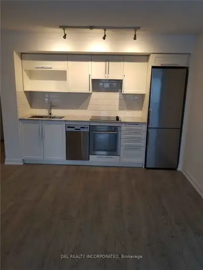 275 Village Green Square 1216, Toronto E07, ON M1S 0L8