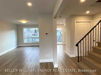 328 Grandview Street S Main, Oshawa, ON L1H 7C7