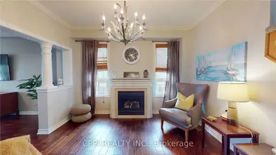 Detached in Scugog