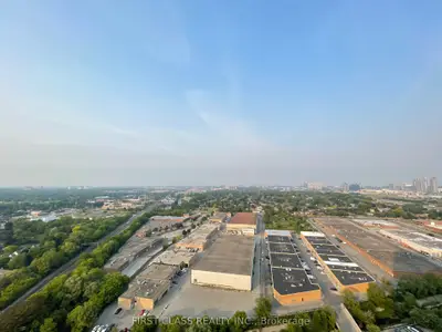 225 Village Green Square 2801, Toronto E07, ON M1S 0L7
