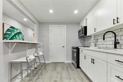 109 Nassau Street, Oshawa, ON L1J 4A3