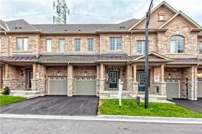Att/Row/Townhouse in Pickering