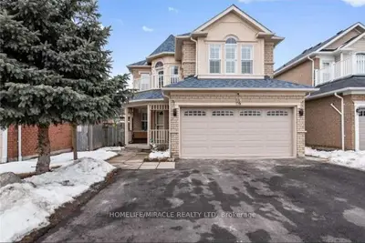 24 Woodlands Avenue, Whitby, ON L1R 2S9