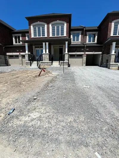 1224 Rexton Drive, Oshawa, ON L1L 0T3