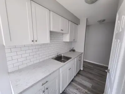 280 Montrave Avenue 10, Oshawa, ON L1J 4R9