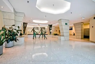 2466 Eglinton Avenue E Lph10, Toronto E08, On M1k 5j7