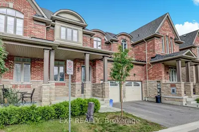 106 Masterson Lane Lane E, Ajax, ON L1T 0N6