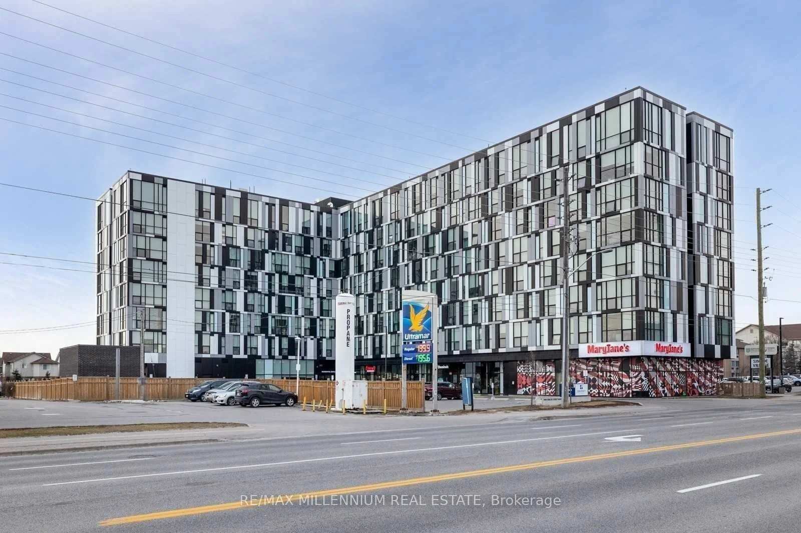 1900 Simcoe Street N 213, Oshawa, On L1g 4y3