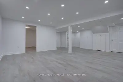373 Elmgrove Avenue Lower, Oshawa, ON L1J 2C4
