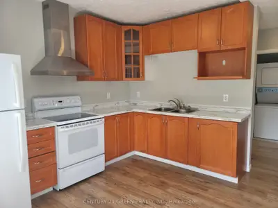 220 Mcnaughton Avenue Unit 1, Oshawa, ON L1H 3B6