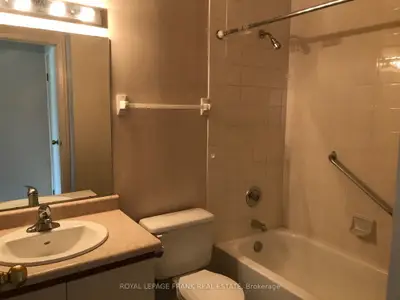552 Dundas Street E 103, Whitby, On L1n 2j4