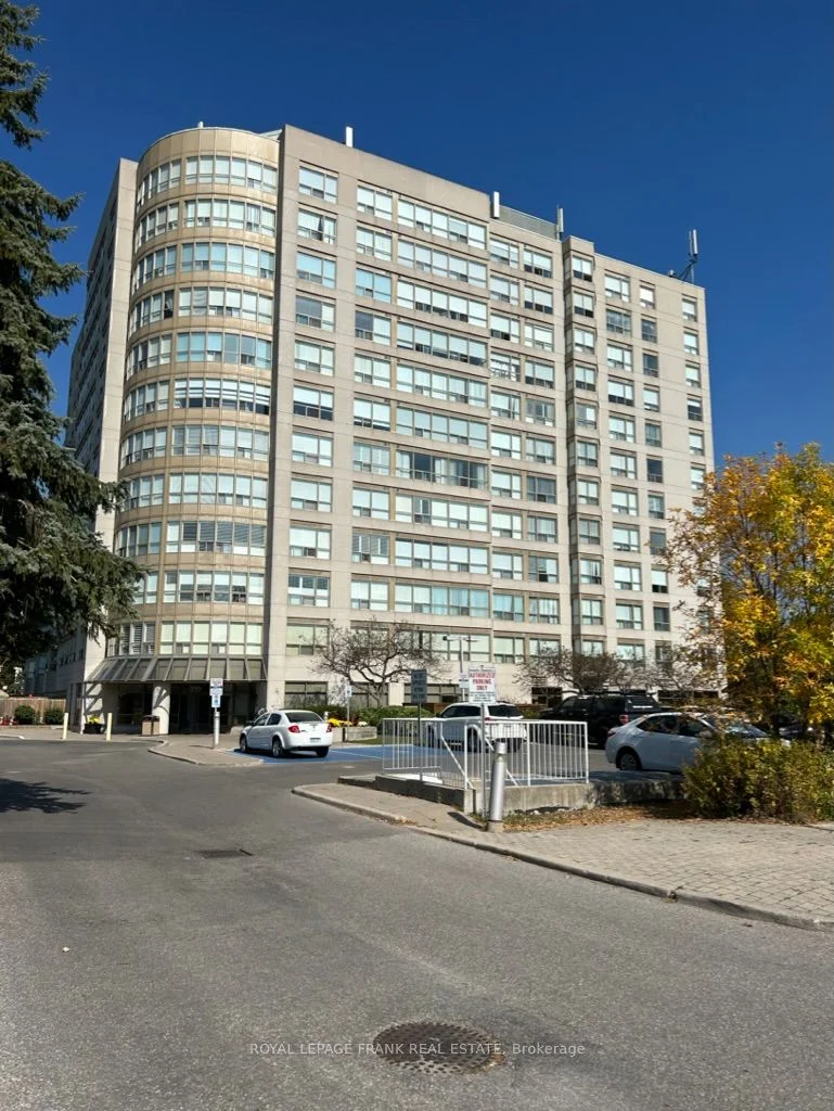 712 Rossland Road E 702, Whitby, ON L1N 9E8