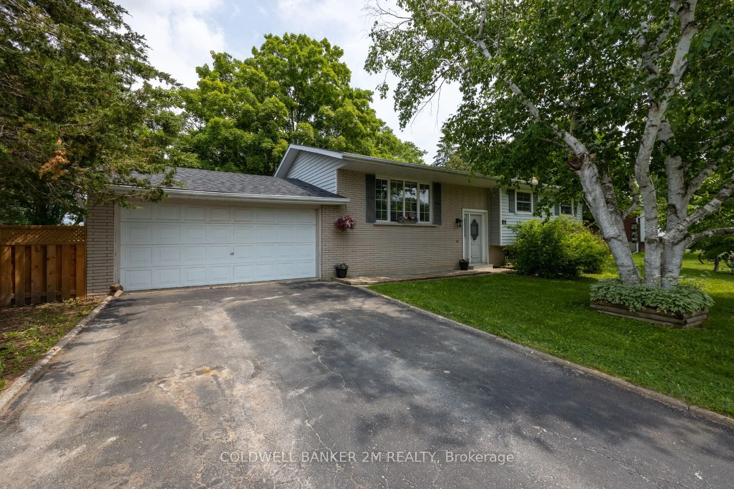 Detached in Scugog