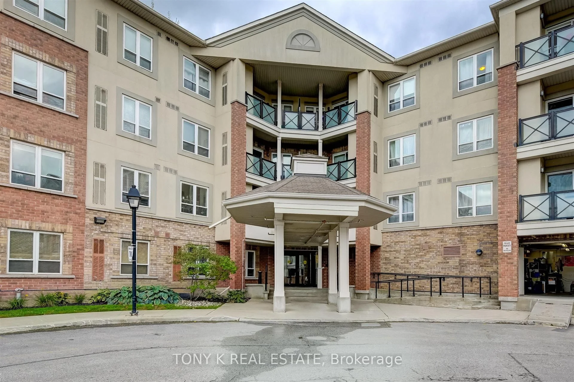 10 Mendelssohn Street 203, Toronto E04, ON M1L 0G7