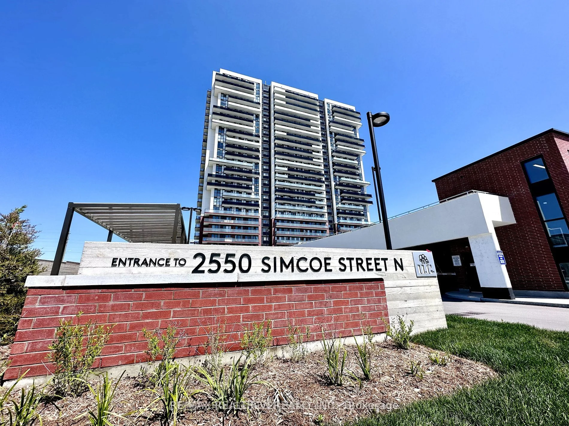 2550 Simcoe Street N 2121, Oshawa, On L1l 0r5