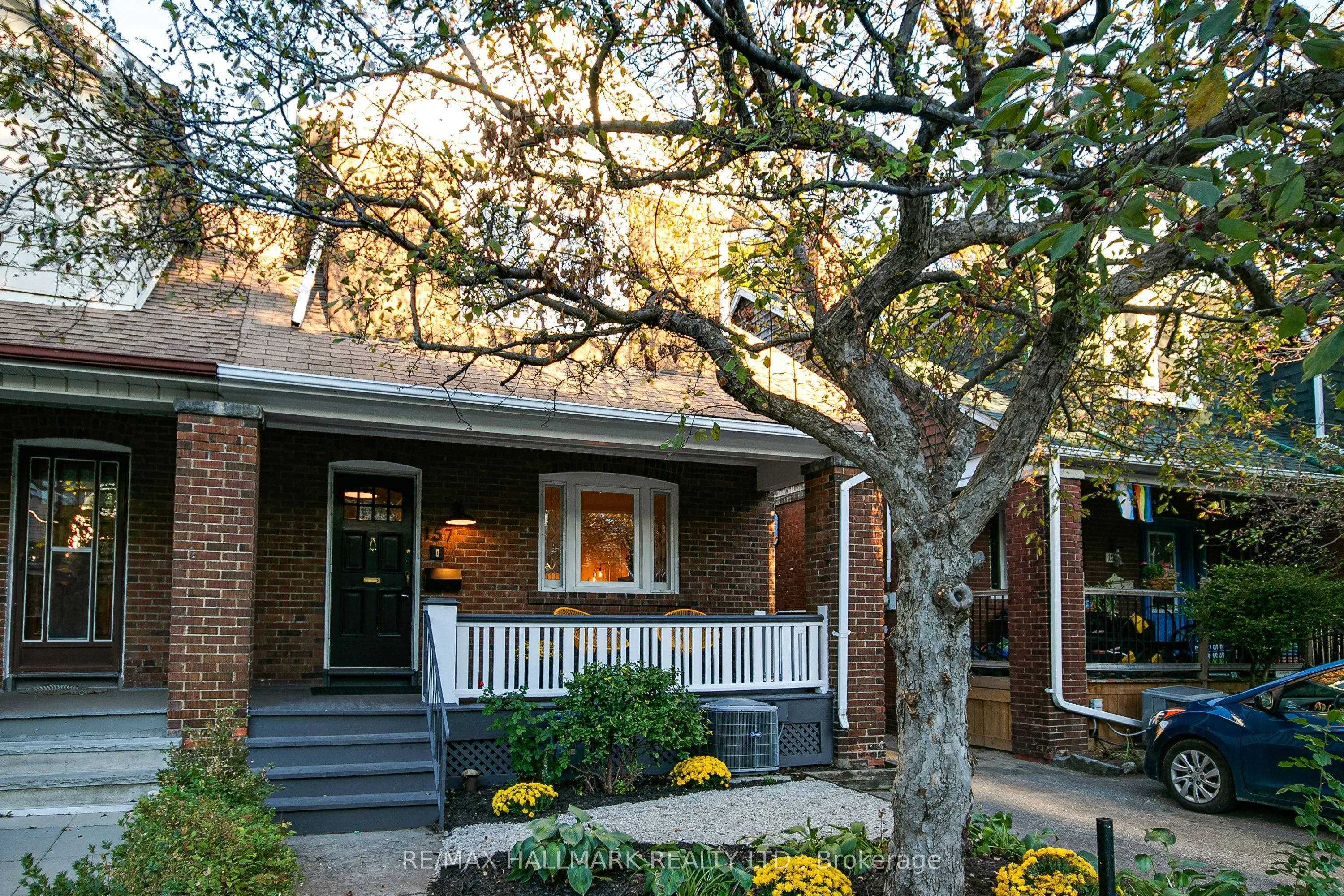 157 Woodington Avenue, Toronto E03, ON M4C 3K7