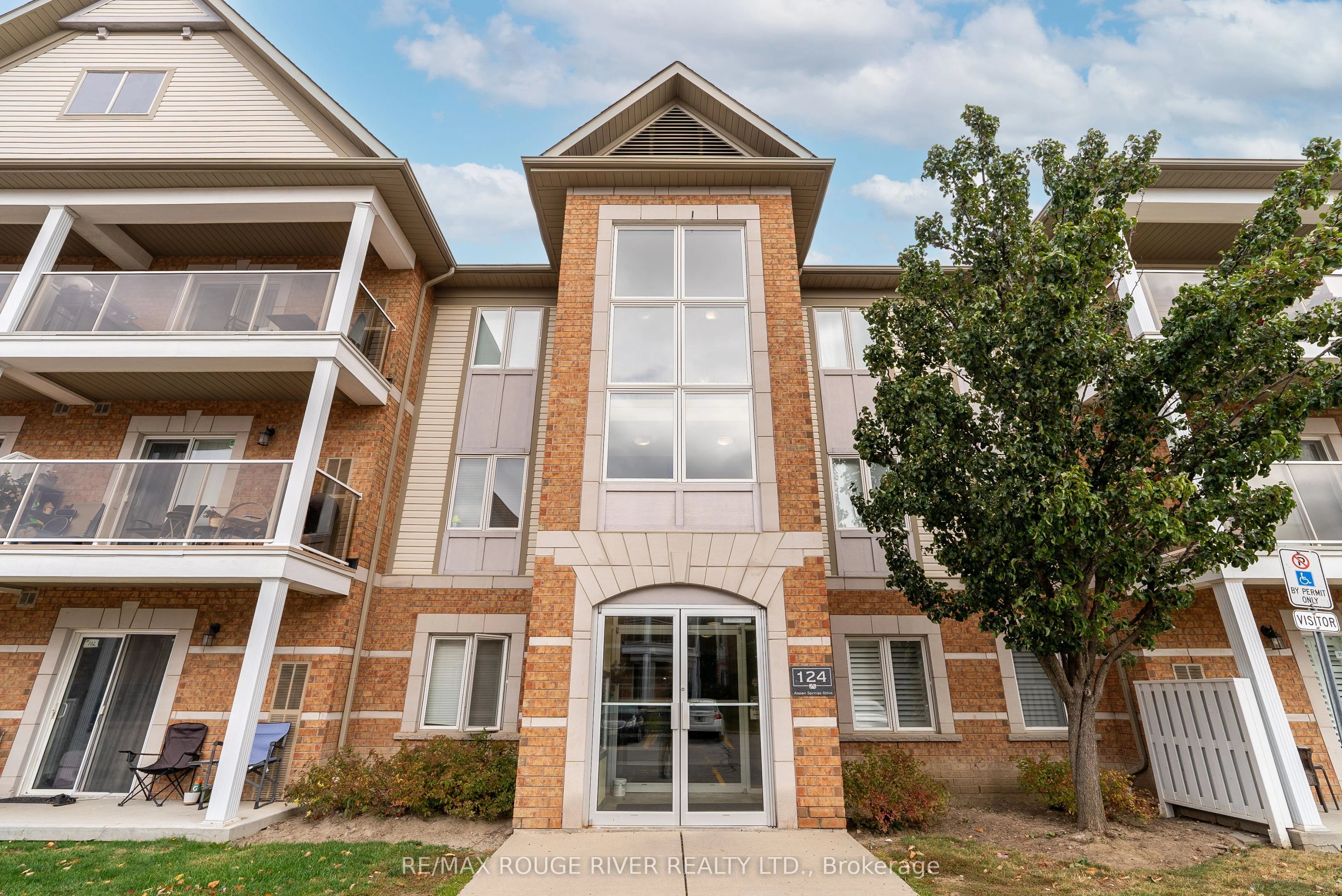 124 Aspen Springs Drive 304, Clarington, ON L1C 0G8