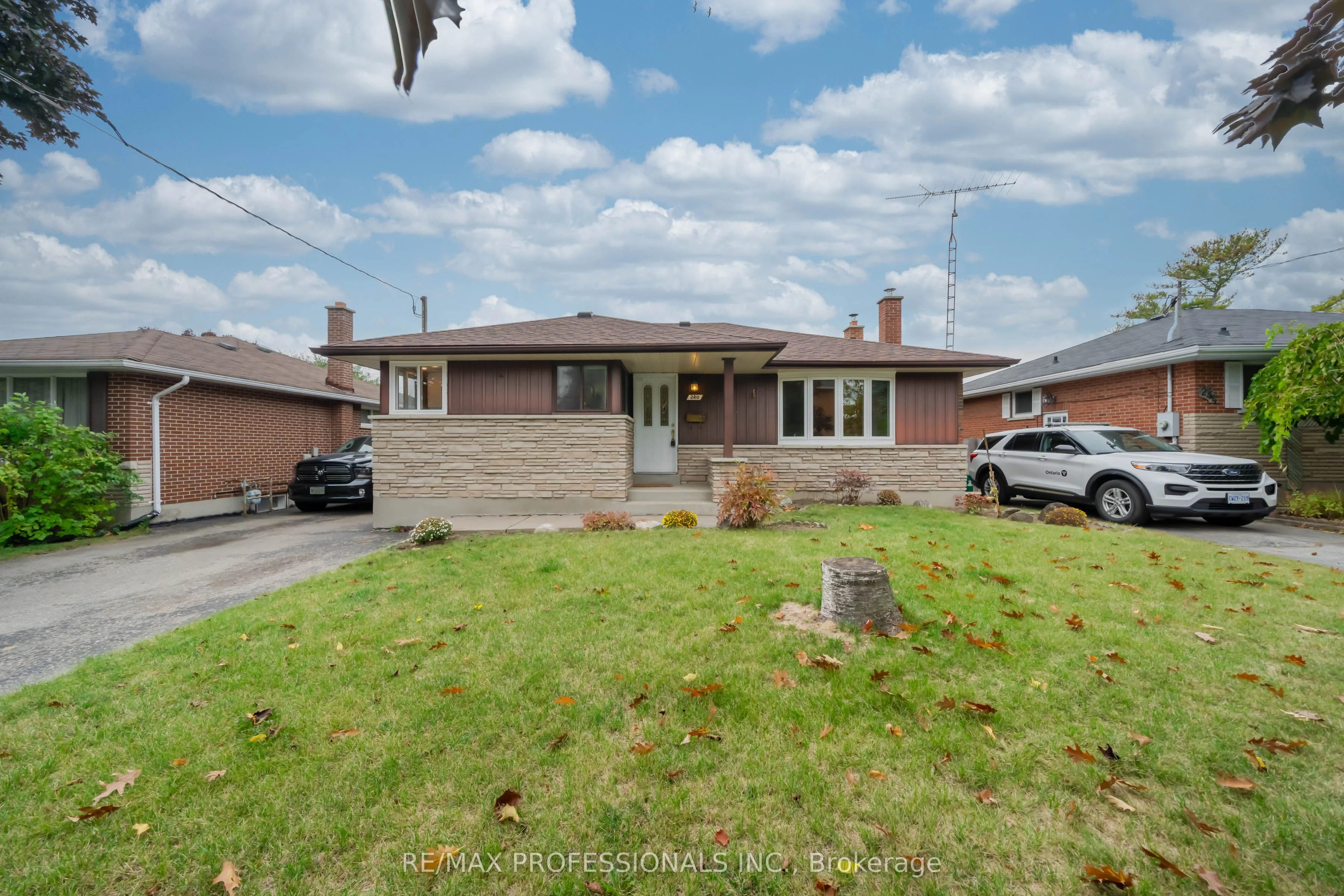 240 Dover Street, Oshawa, ON L1G 6G4