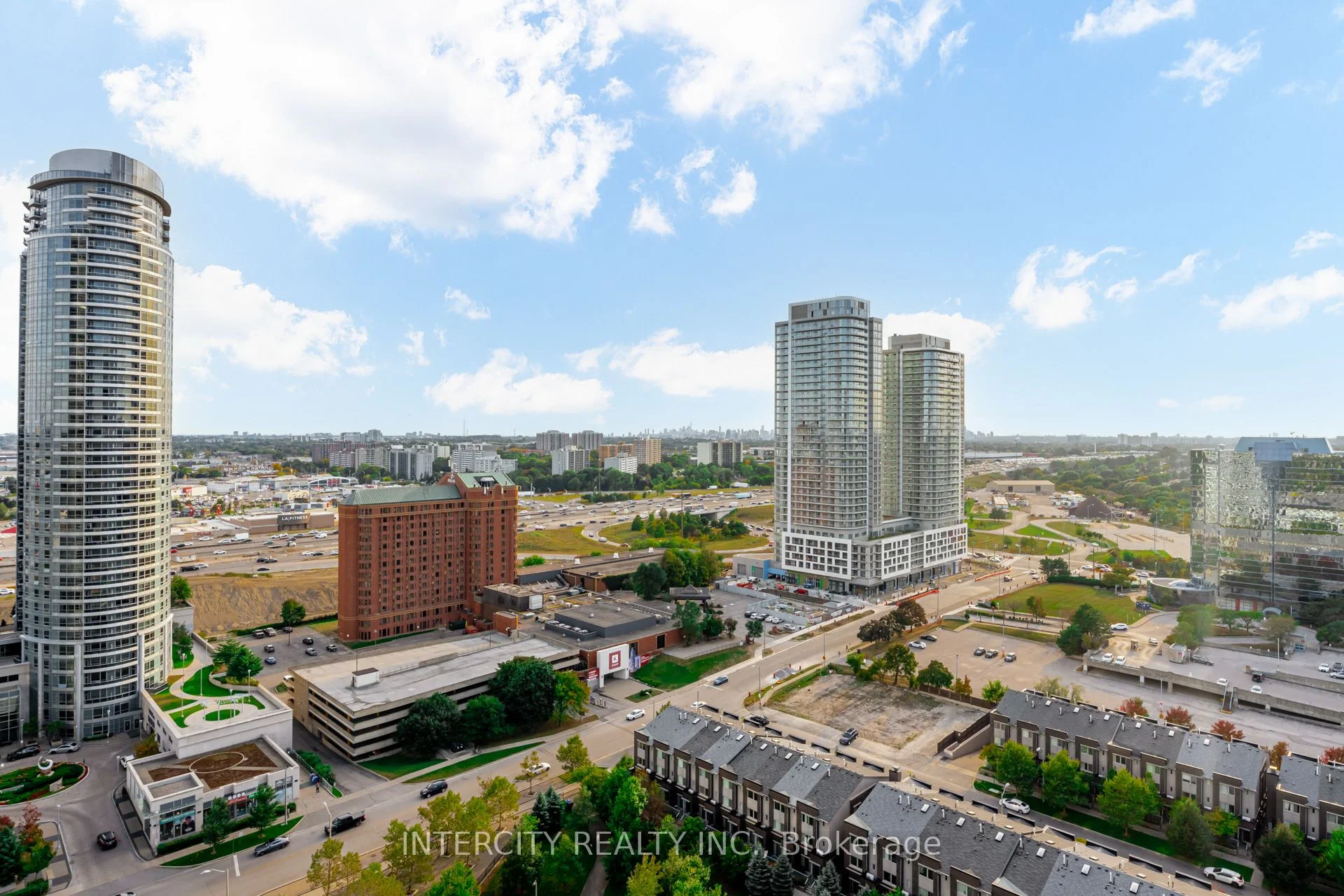 181 Village Green Square 2316, Toronto E07, On M1s 0l3