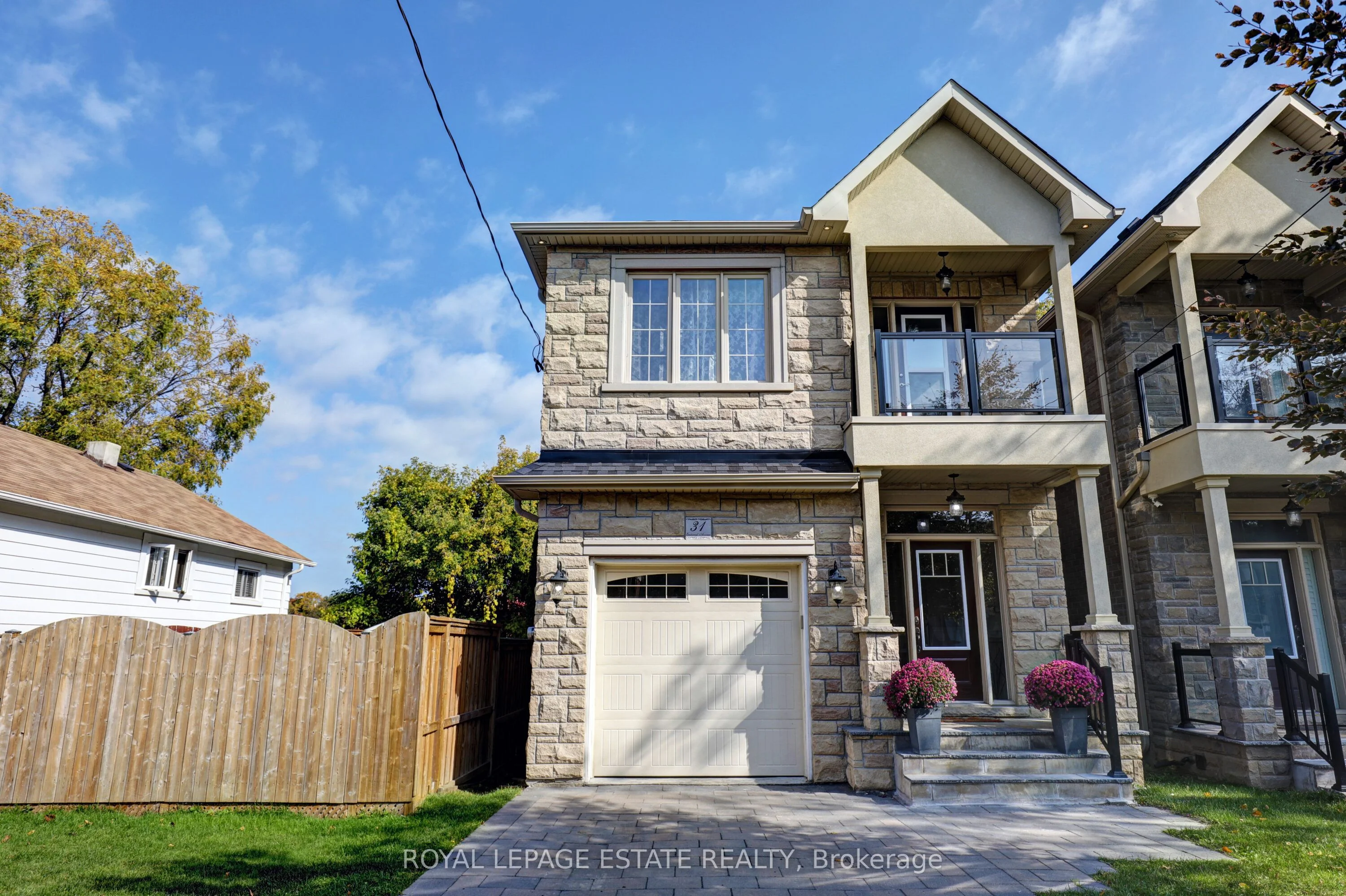 31 Eastwood Avenue, Toronto E06, ON M1N 3G9